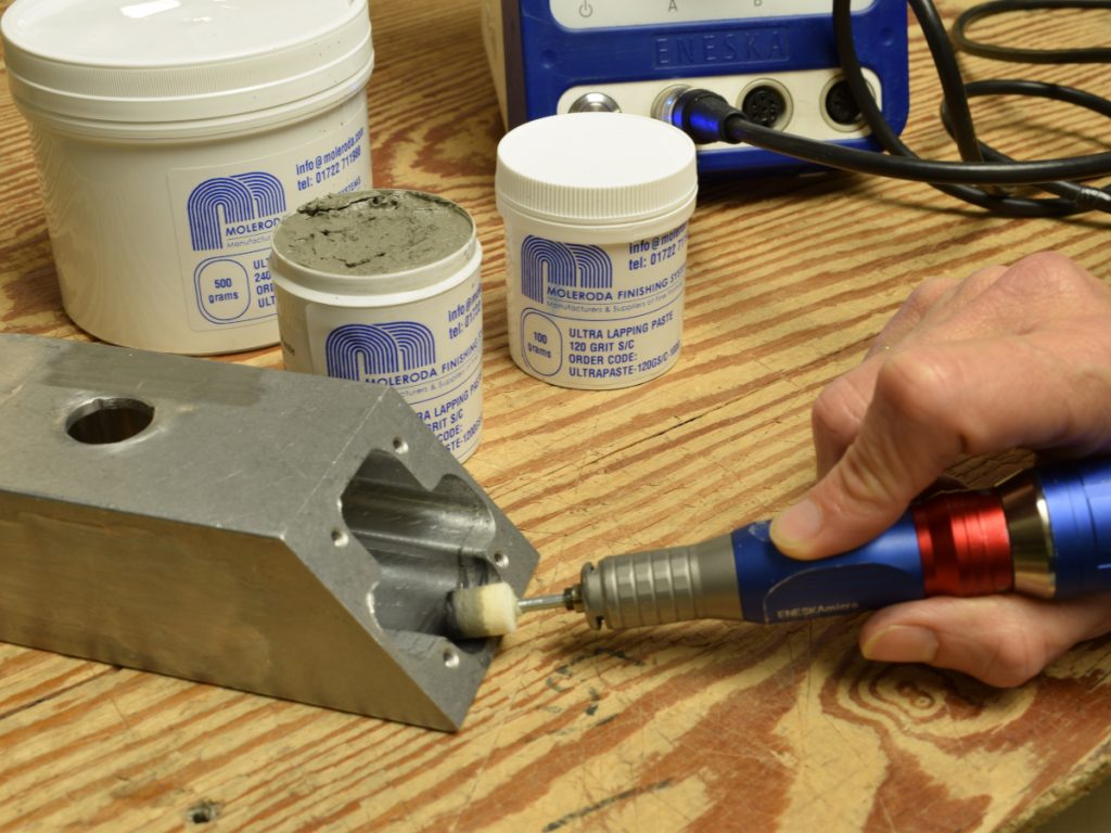 Ultra Lapping Paste - Action Shot